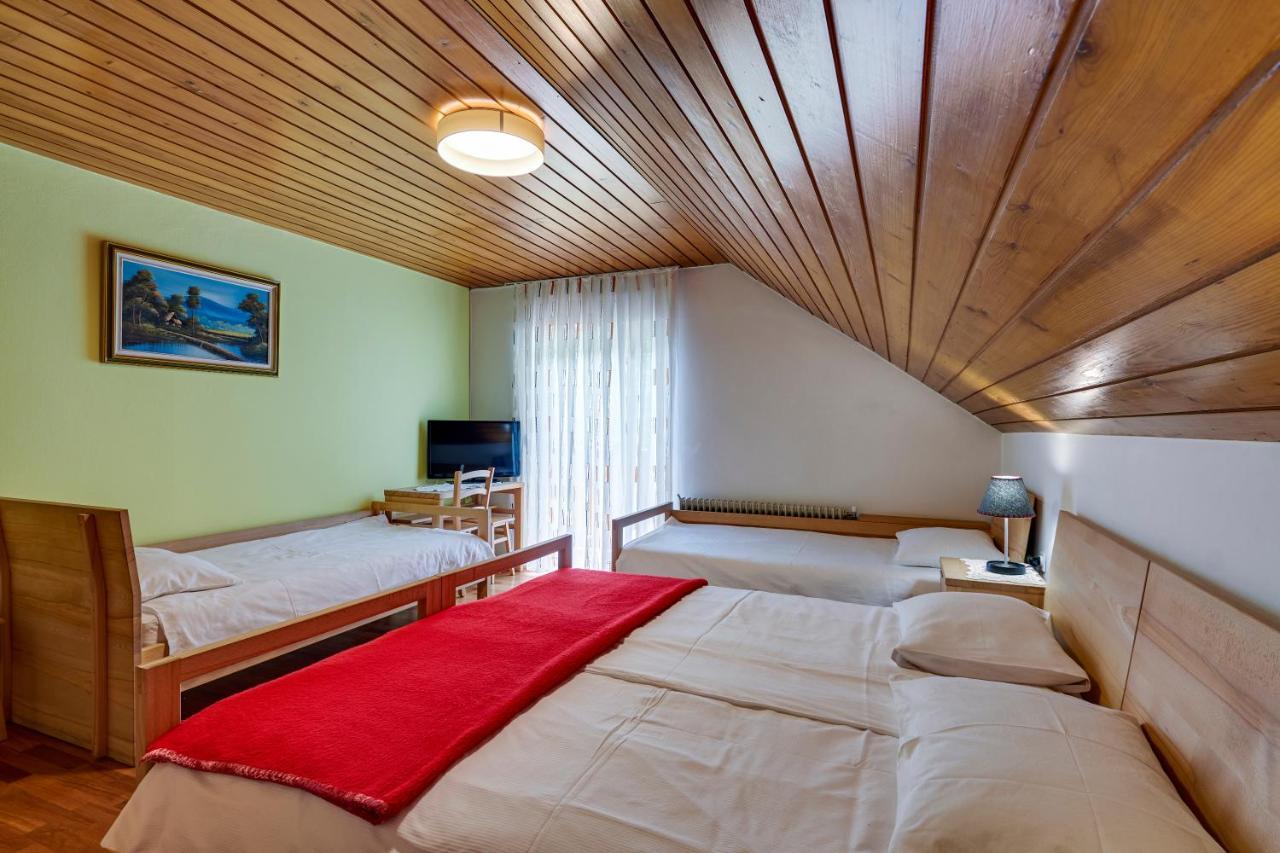 Rooms Pevc & Hostel Ljubno Ob Savinji Exterior photo